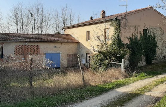 Vendita Casale Campagna Scarperia e San Piero Toscana